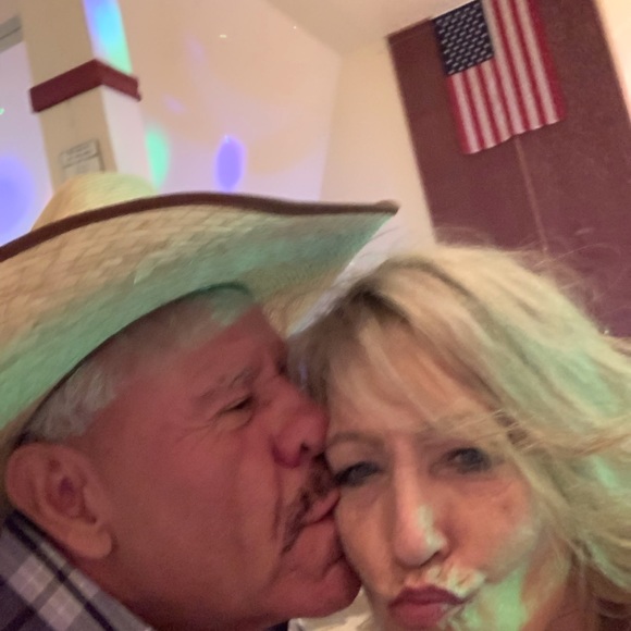 Meet your Posher, Dawn - Picture 3 of 8